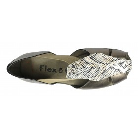 Flex&GO 63J SD0746-1 Plata Vieja, Sandalia cerrada de Mujer, piel, grabado culebrilla, elásticos laterales y piso de goma plano