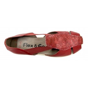 Flex&GO 63M SD0746-1 Rojo, Sandalia cerrada de Mujer, piel, grabado culebrilla, elásticos laterales y piso de goma plano
